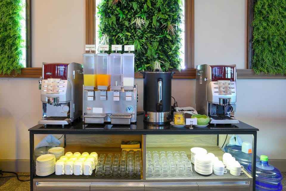Coffee/tea facilities, Food and drinks, Buffet breakfast