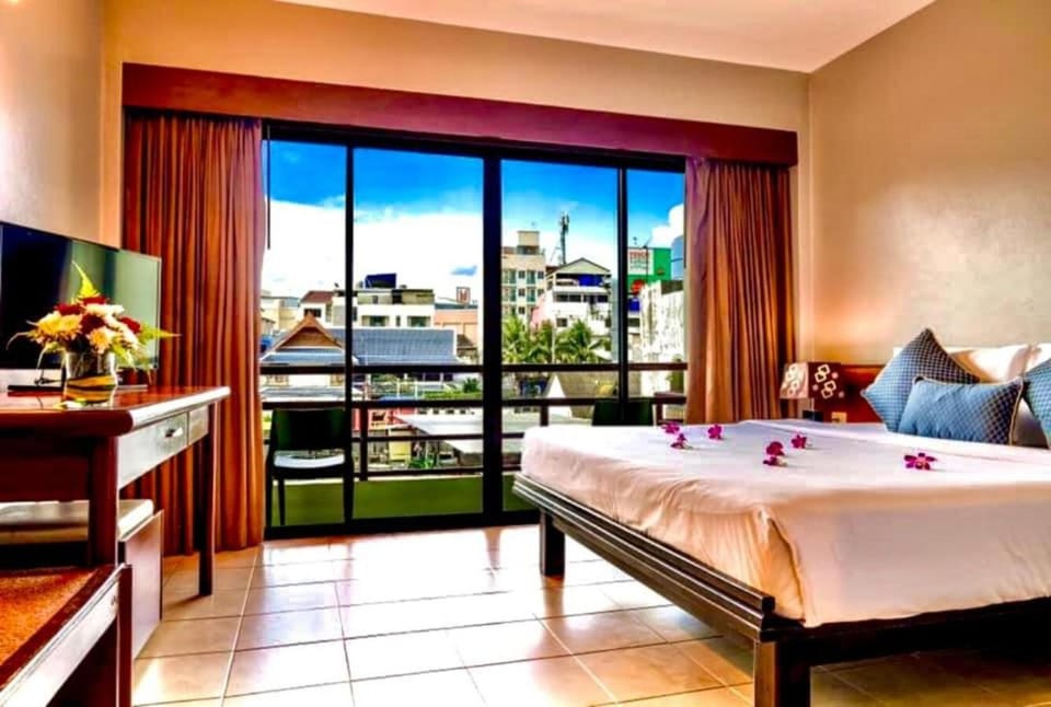 Balcony/Terrace, Photo of the whole room, Bedroom, City view
