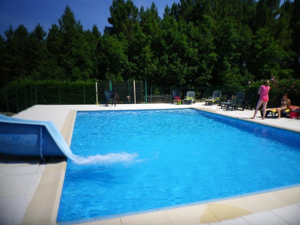 Swimming pool, Swimming pool