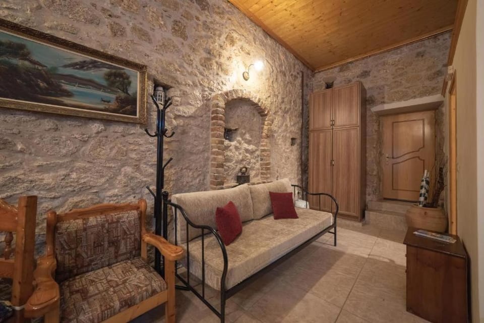 Menecrates Rustic - San Matteo Apartment in Corfu, Greece