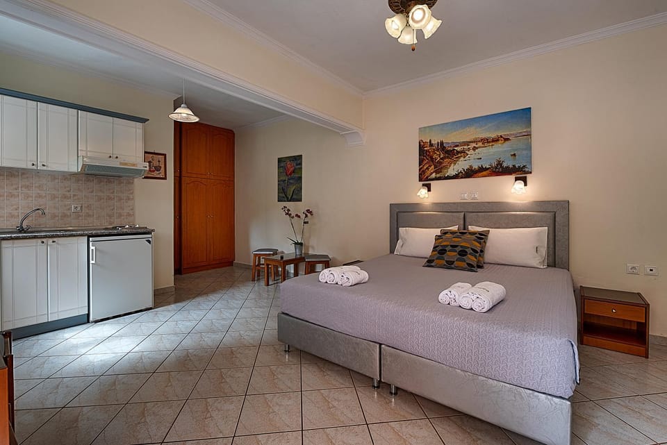 Kitchen or kitchenette, Bedroom