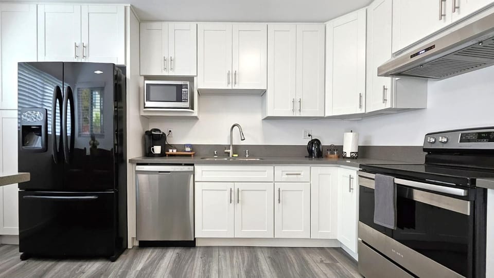 Kitchen or kitchenette, dishwasher, minibar, pet friendly, stove, toaster