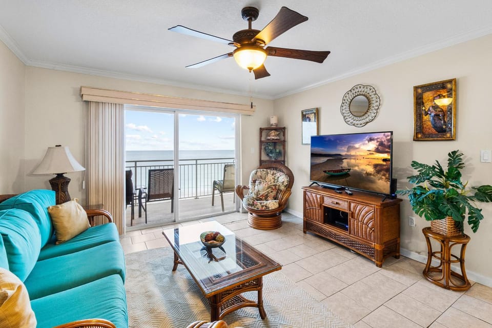 Top Floor Direct Beachfront - Madeira Norte #510 Apartment in Madeira Beach