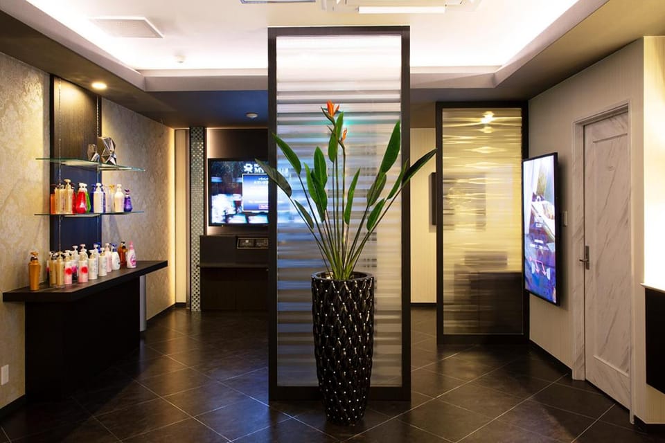 TV and multimedia, Lobby or reception