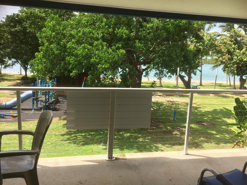 View (from property/room), Balcony/Terrace, Beach