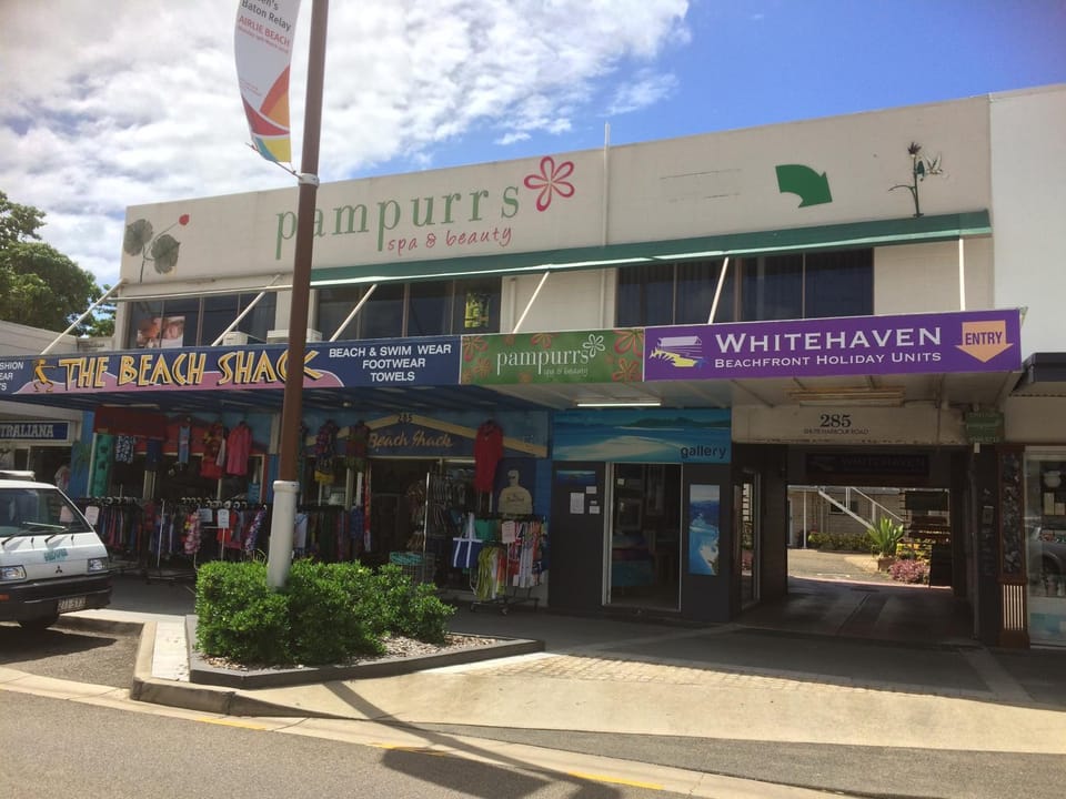 Property building, Facade/entrance, On site, Shopping Area