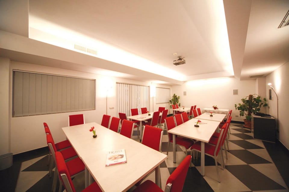 Meeting/conference room