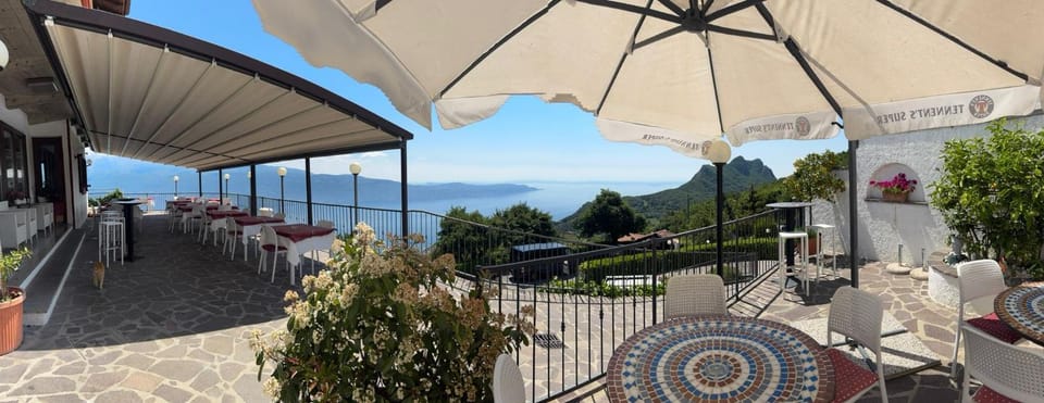 Ca Vecia Hotel in Lake Garda