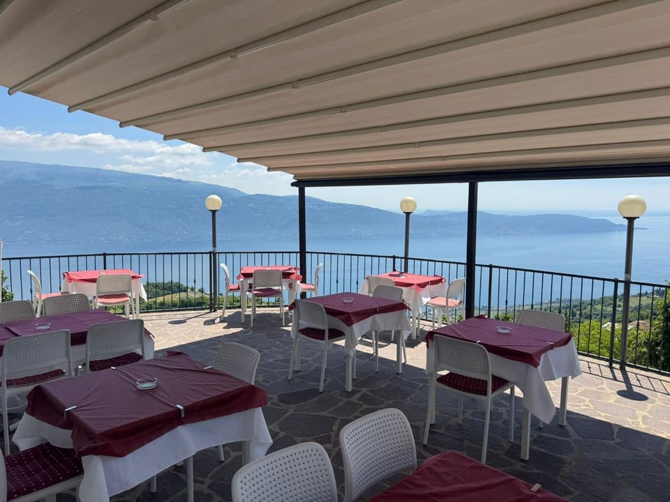 Ca Vecia Hotel in Lake Garda