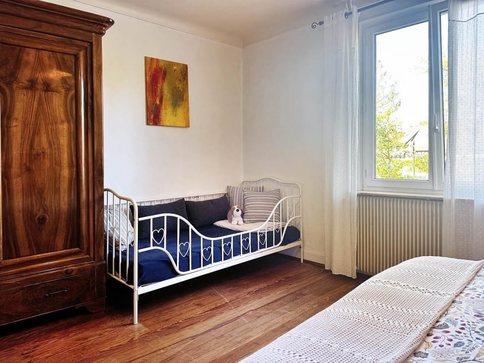 Bed, Photo of the whole room, Bedroom, wardrobe