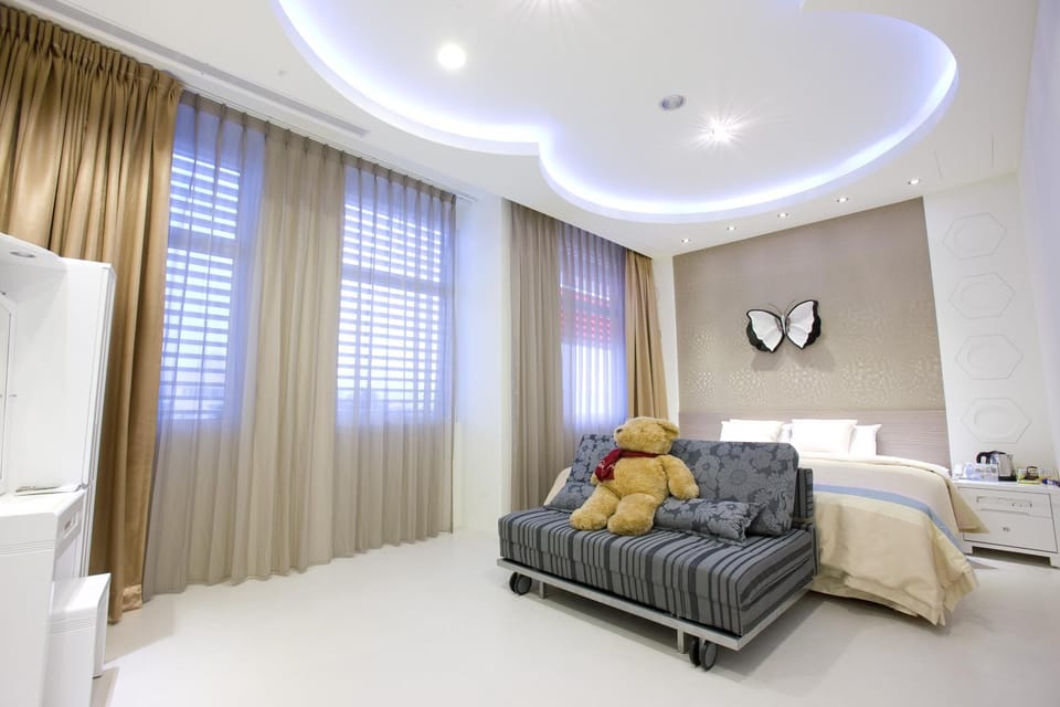 Photo of the whole room