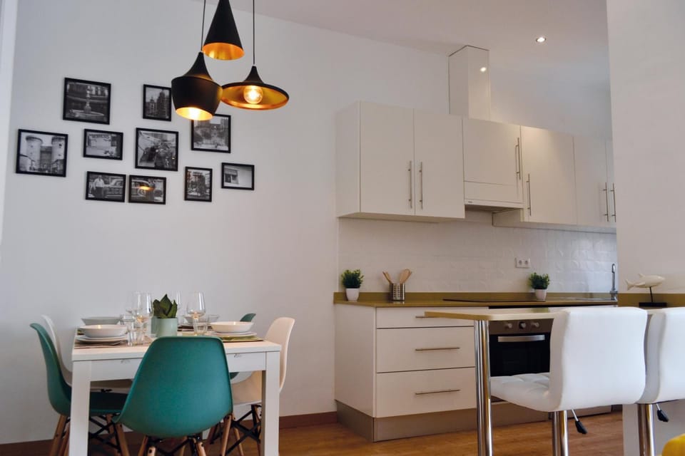 Coffee/tea facilities, Kitchen or kitchenette, Dining area