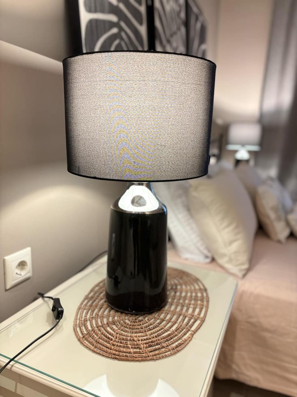 Photo of the whole room, Decorative detail