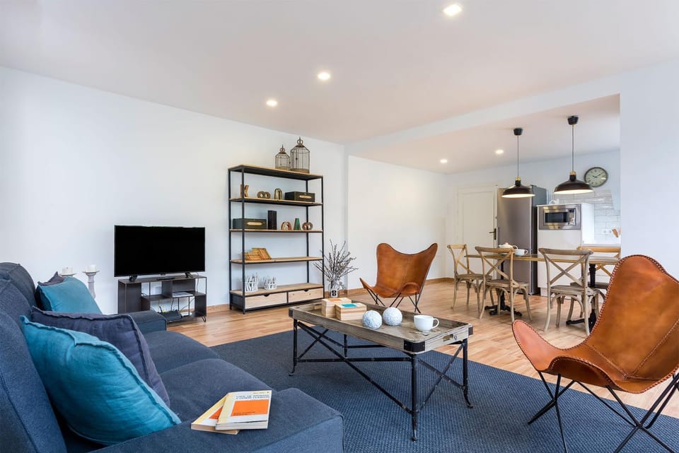 TV and multimedia, Kitchen or kitchenette, Living room, Other, Seating area, Dining area