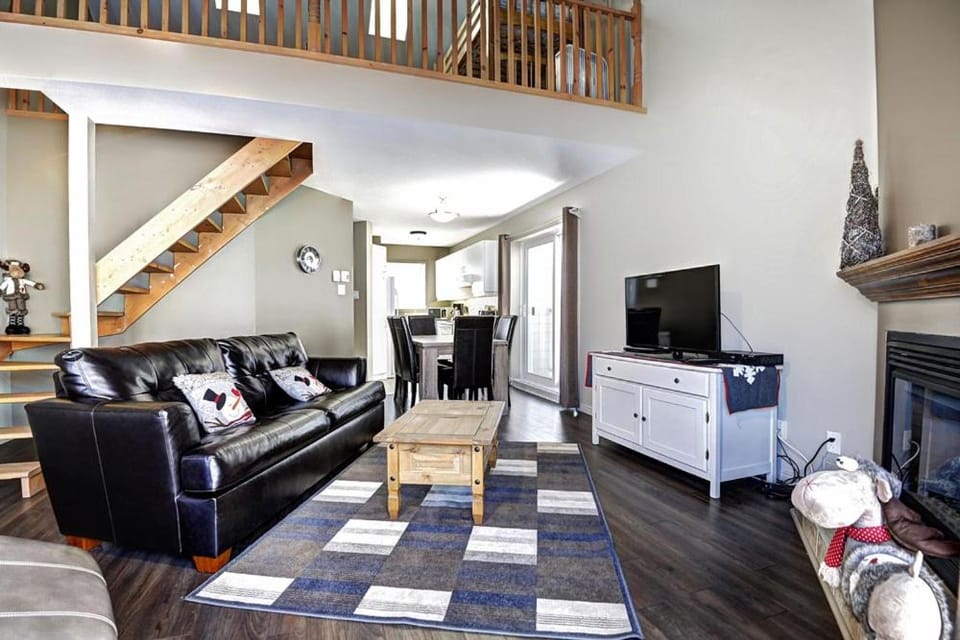 Condo 306 33 Chemin du Hameau by Les Chalets Alpins Apartment in Quebec