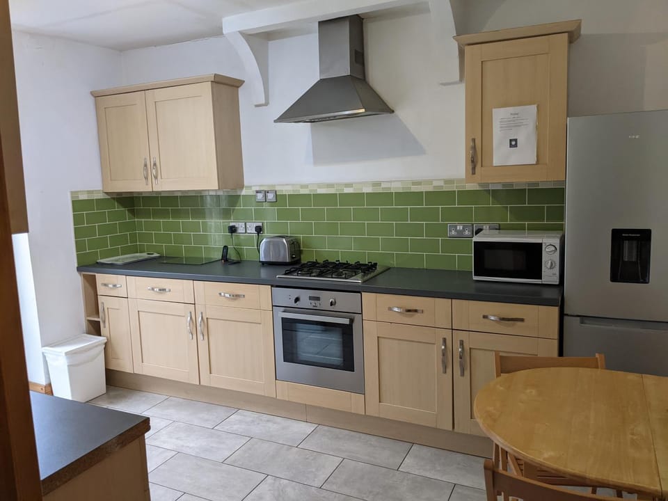 dishwasher, minibar, pet friendly, toaster