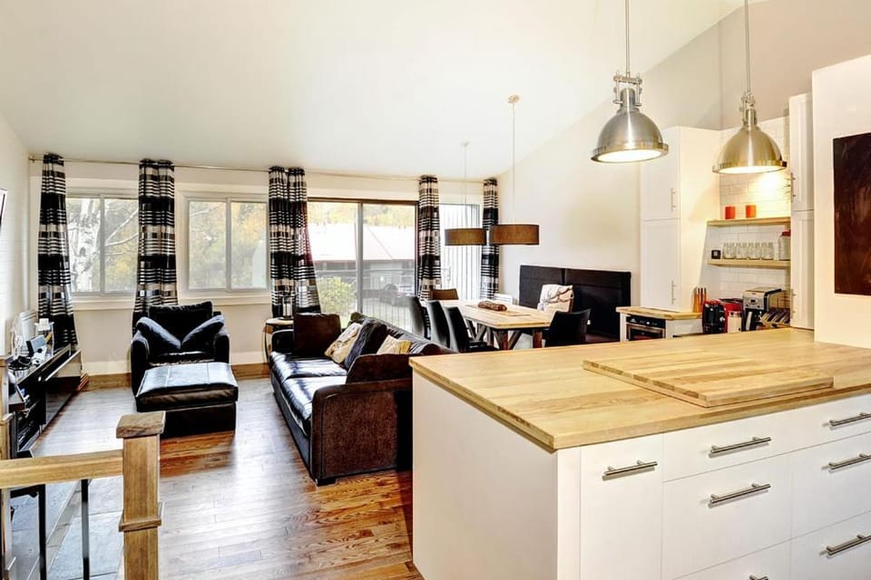 Condo 09 Chemin des Abruzzes by Les Chalets Alpins Apartment in Quebec