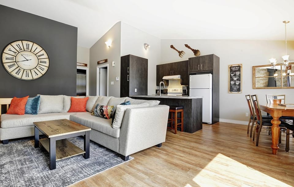 Condo 58 Chemin de la Corniche by Les Chalets Alpins Apartment in Quebec