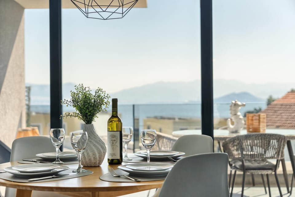 Day, Natural landscape, Dining area, Mountain view, Sea view