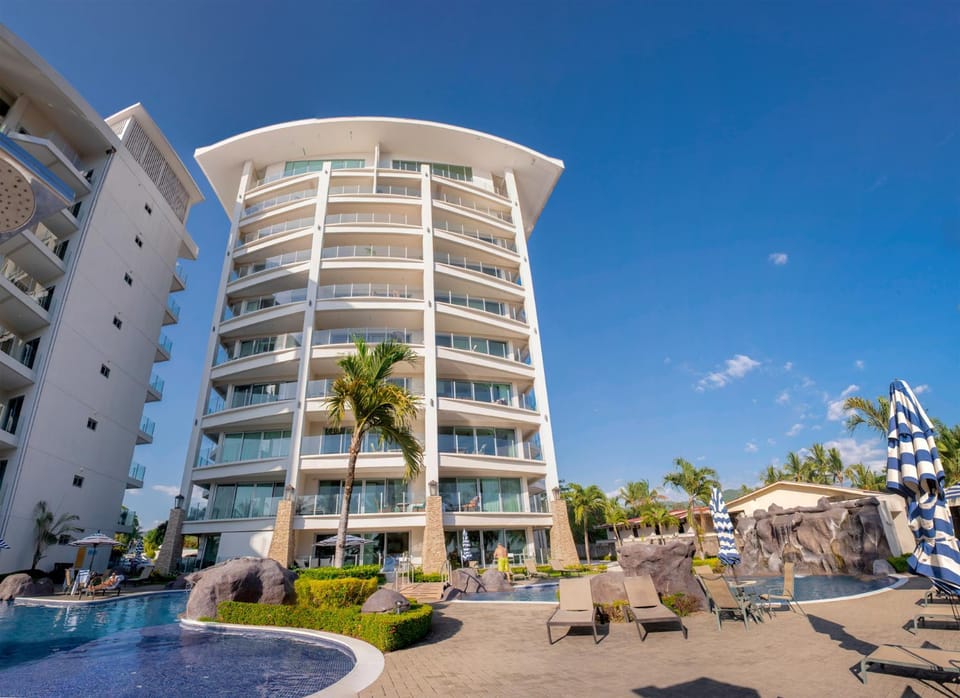 Diamante del Sol Ocean front condos, Micasas Apartment hotel in Jaco