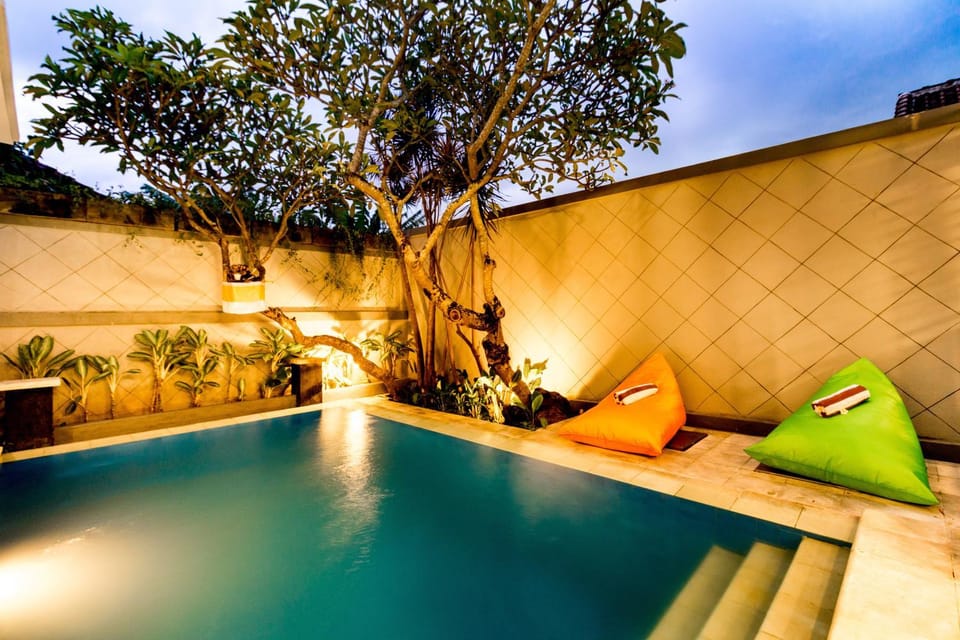 Swimming pool, Swimming pool