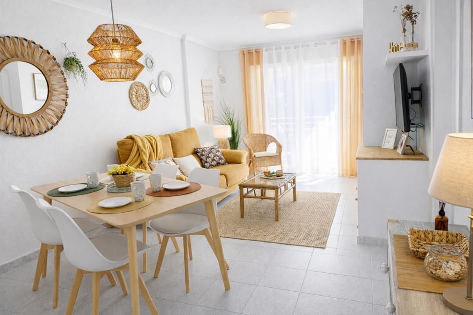 TV and multimedia, Living room, Dining area