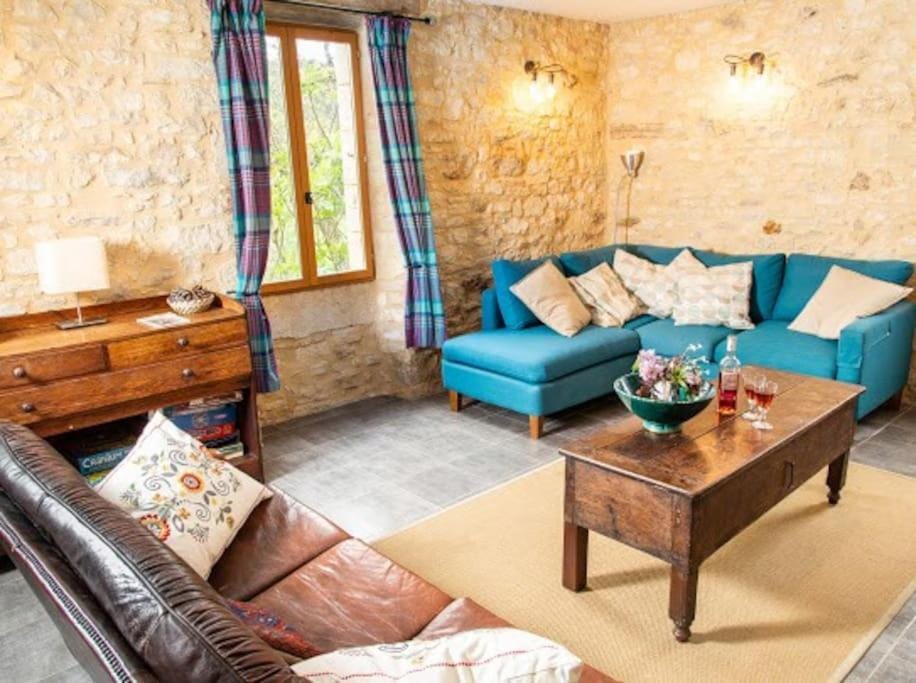 Living room, Seating area