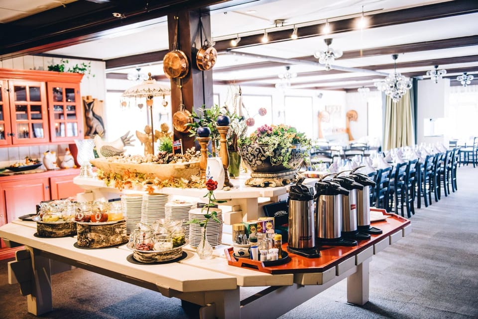 Restaurant/places to eat, Breakfast, Buffet breakfast