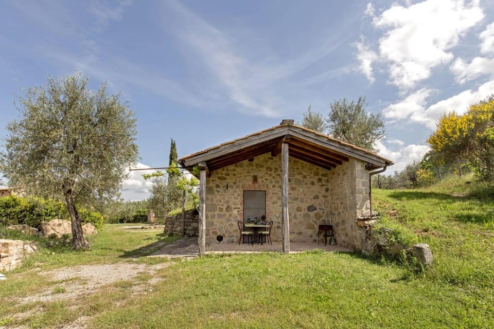 La casina degli olivi Country House in Tuscany