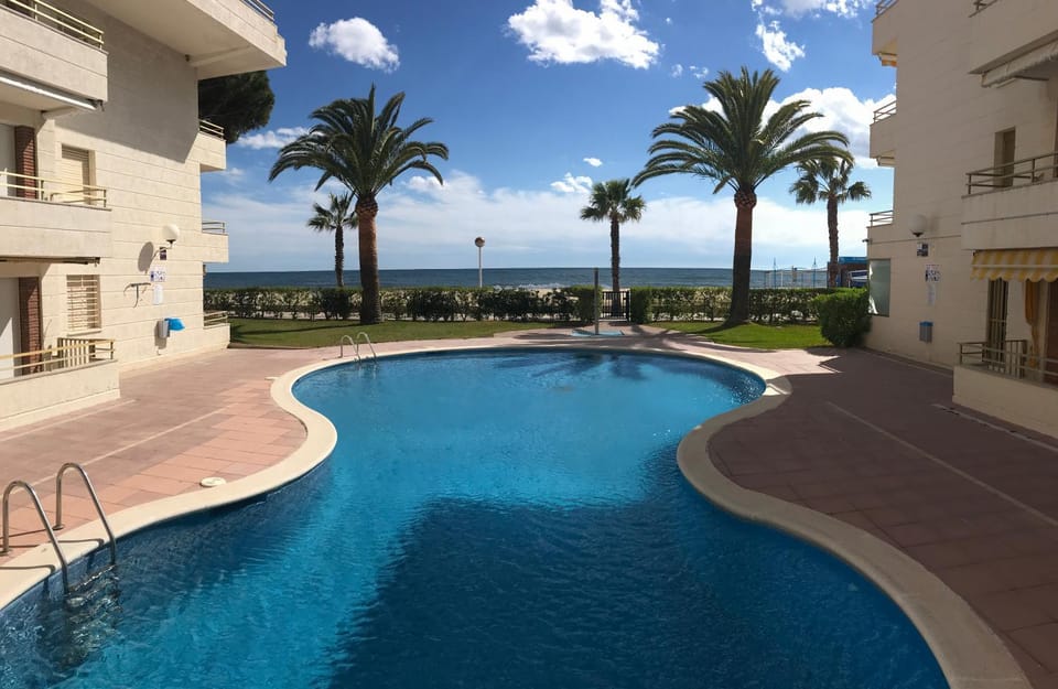 Property building, Swimming pool, Swimming pool