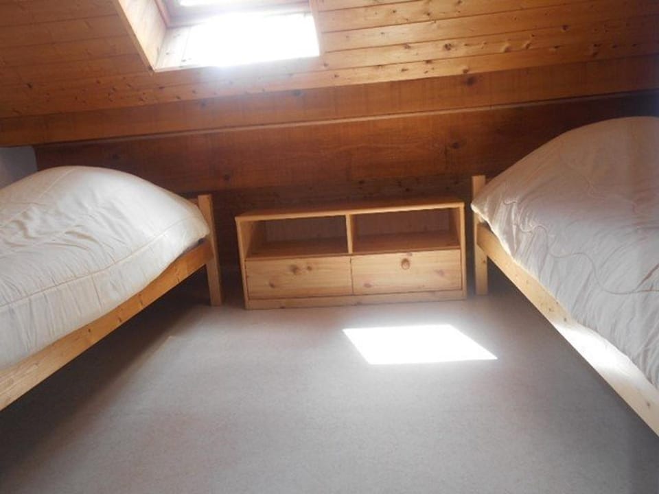 Appartement charmant 2 chambres, 6 pers., cuisine, parking couvert, centre Cauterets et télécabine - FR-1-401-106 Cabin in Cauterets
