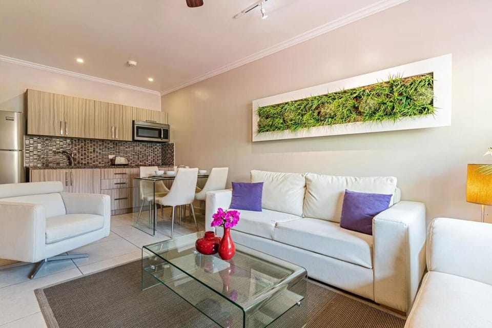 Zen Gardens Apartment, 350 yards from Eagle Beach! Apartment in Noord