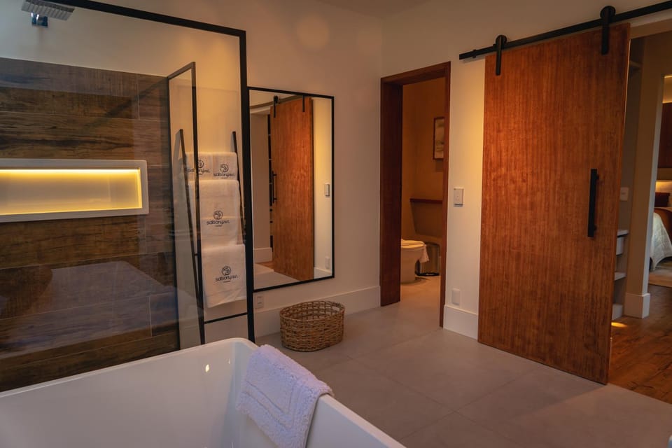 Bathroom, towels