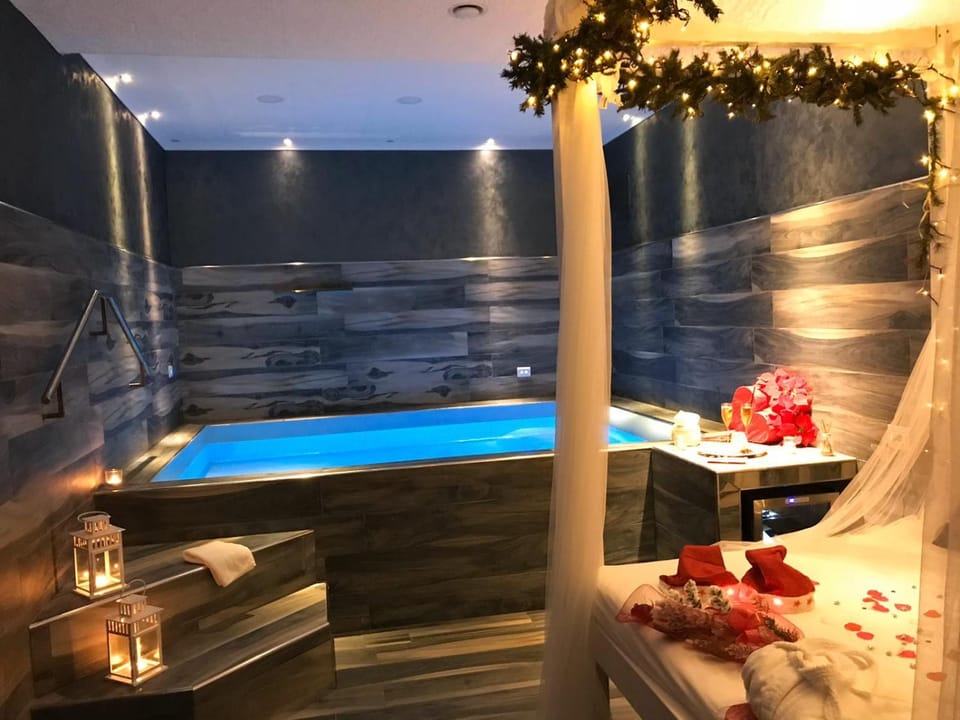Hot Tub, Spa and wellness centre/facilities, Swimming pool, Swimming pool