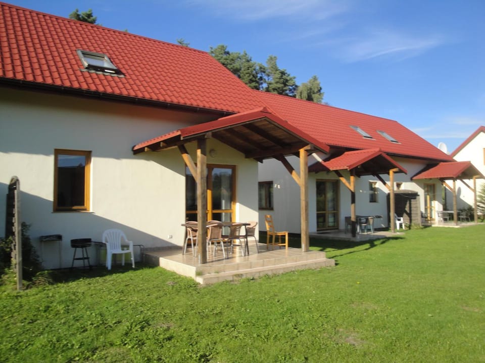Dębki Domki Bliźniaki Z OGRZEWANIEM House in Pomeranian Voivodeship