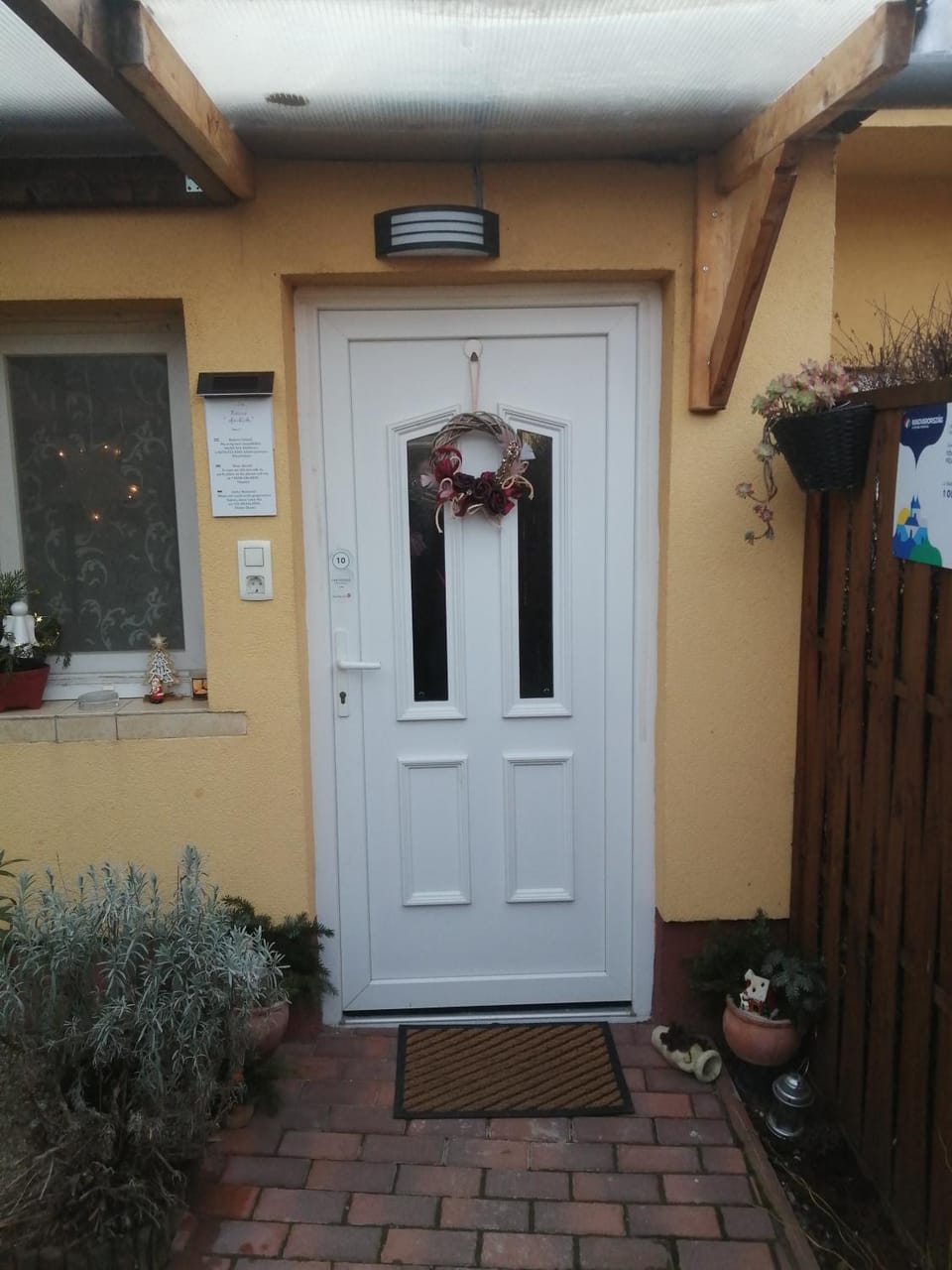 Facade/entrance
