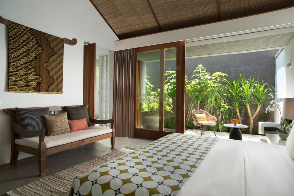 Bed, Photo of the whole room, Seating area, Bedroom, Garden view