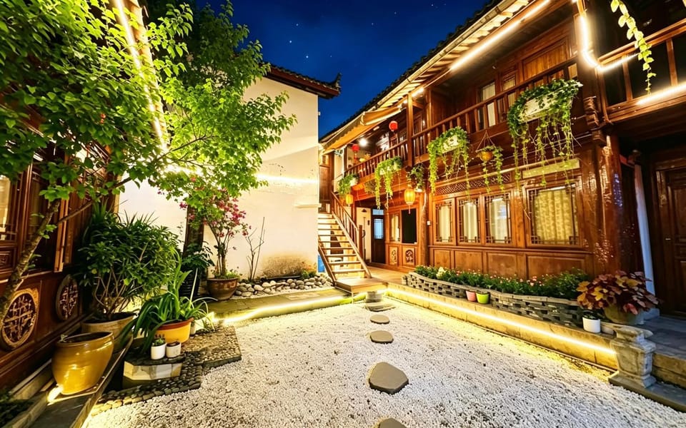 Lewo Guest House Bed and Breakfast in China