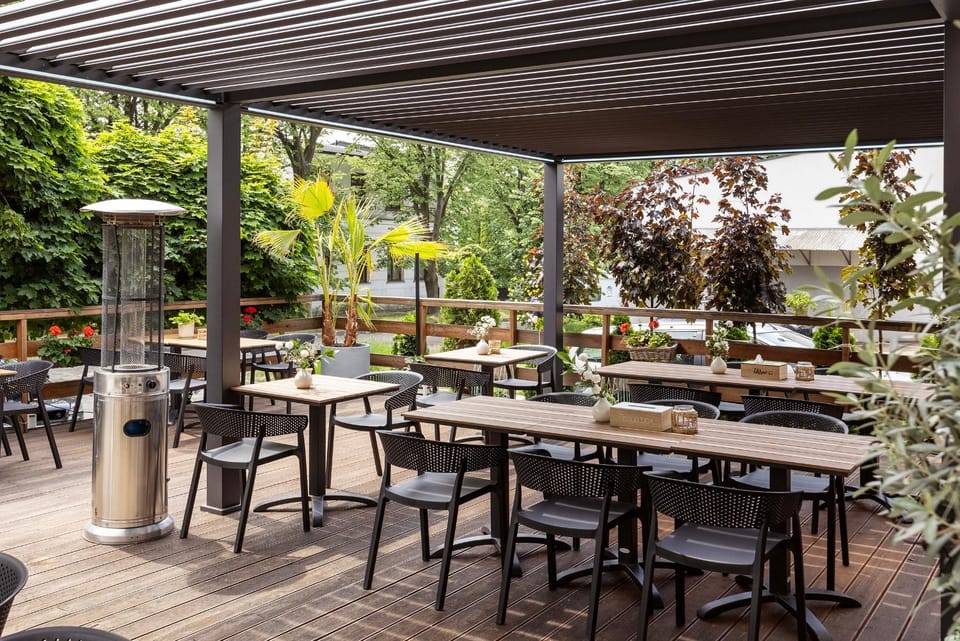 Patio, Restaurant/places to eat, Spring, Day, Garden, View (from property/room), Balcony/Terrace, Banquet/Function facilities, Garden view