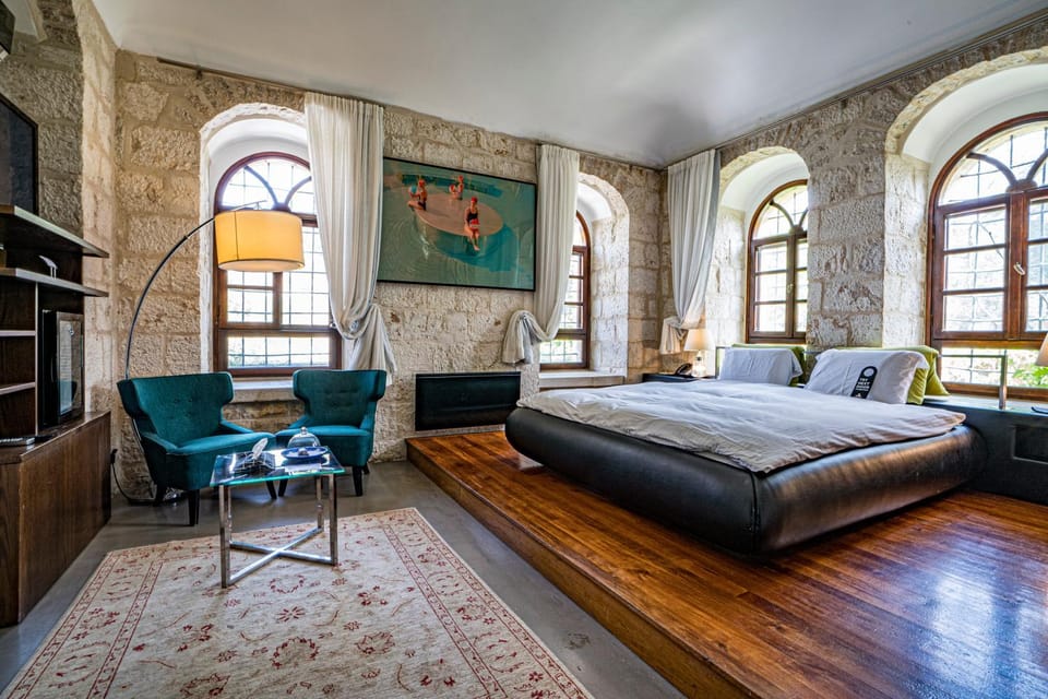 Photo of the whole room, Decorative detail, Bedroom