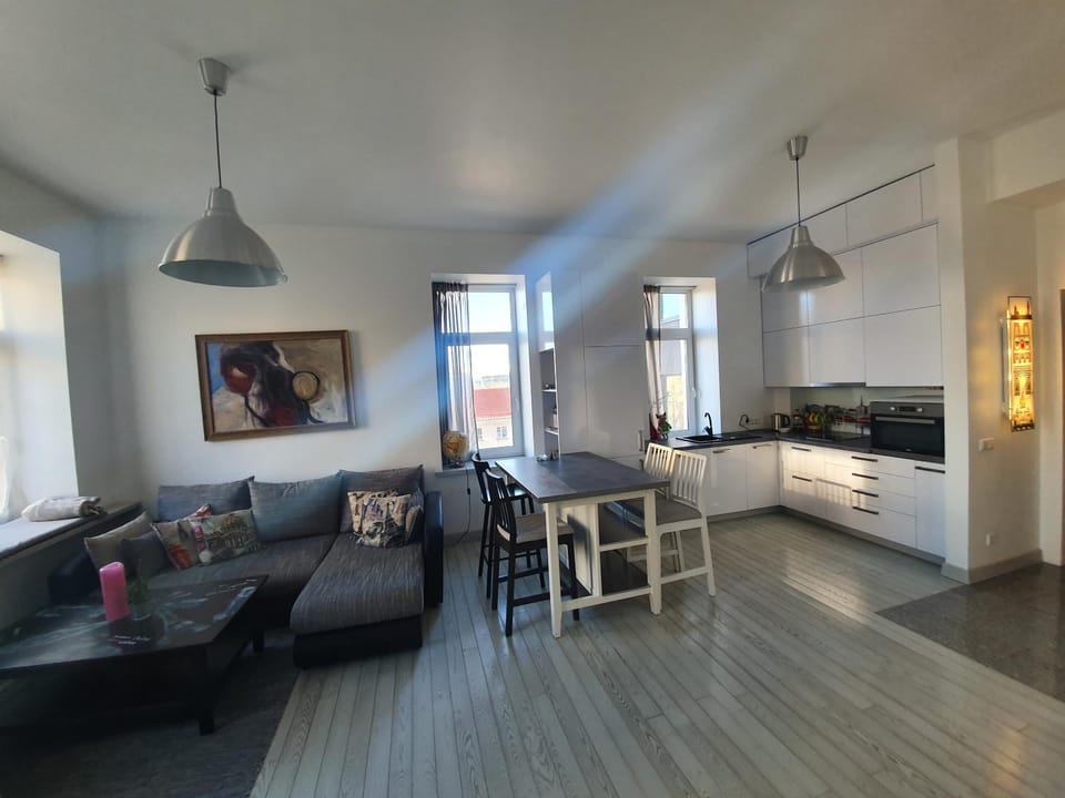 Coffee/tea facilities, Kitchen or kitchenette, Living room, Dining area