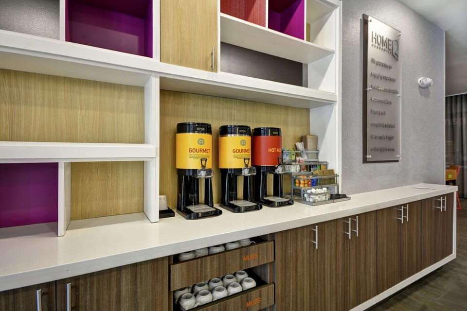 Coffee/tea facilities, Breakfast