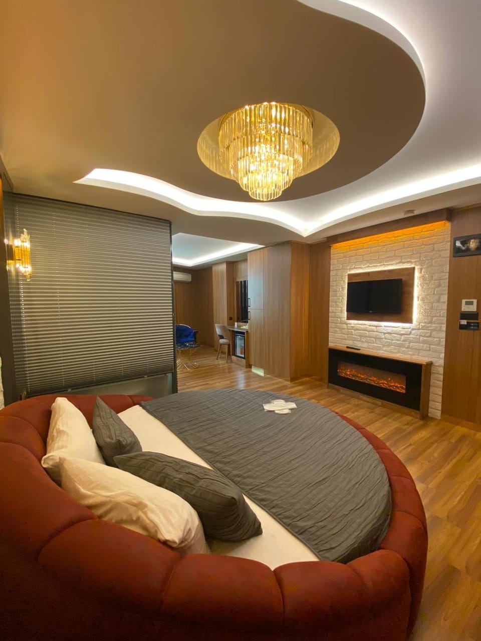 Bed, Massage, TV and multimedia, Food and drinks, Photo of the whole room, Food, Breakfast, Buffet breakfast, Italian breakfast, Drinks, Family, furniture, heating, locker, room service, VIP, air conditioner