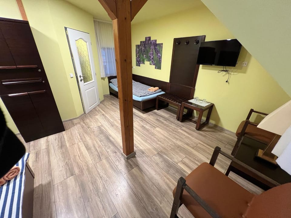 Bed, Photo of the whole room