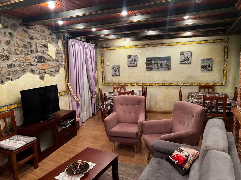 CASA PELENTOS Sandinies Apartment in Aragon