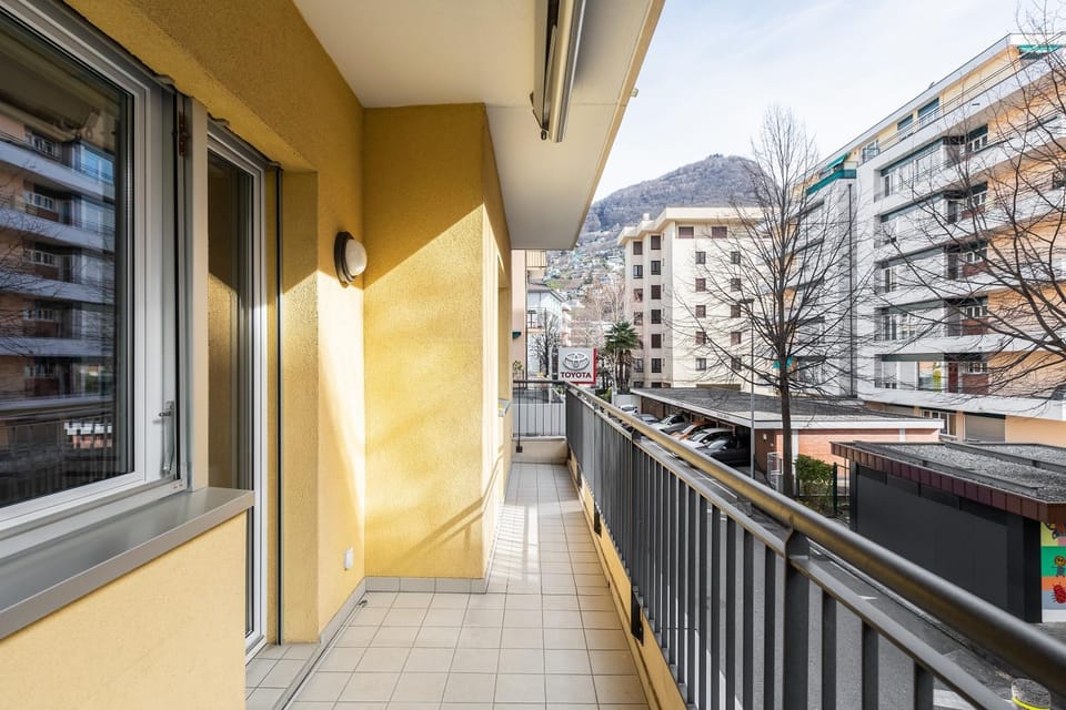 Balcony/Terrace, City view
