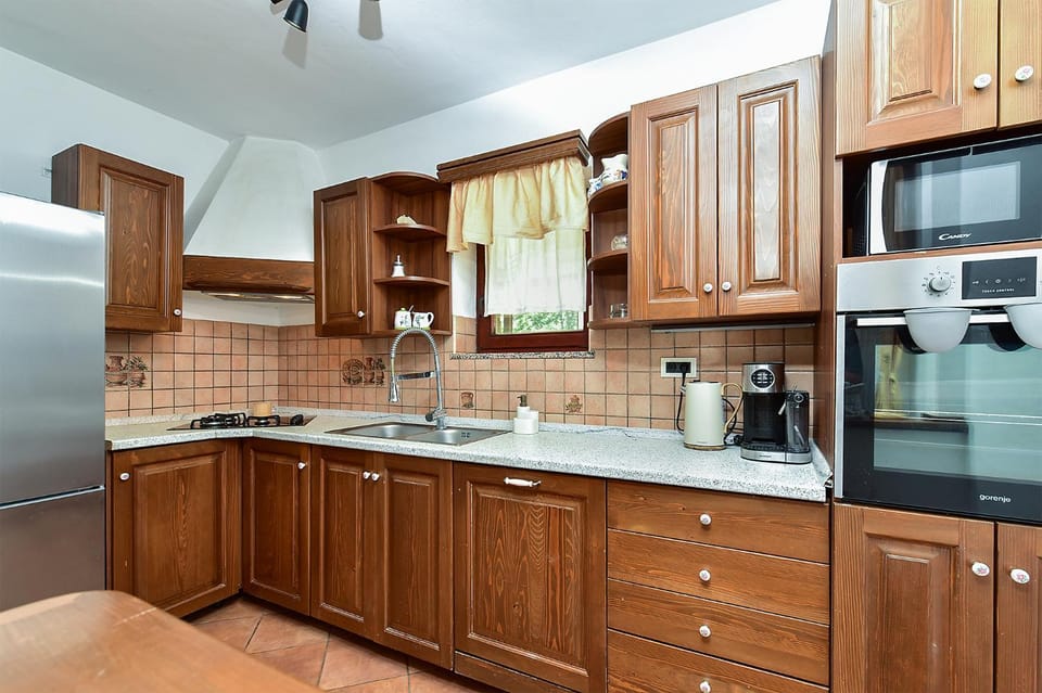 Apartment Modrusani 1561 Apartment in Istria County