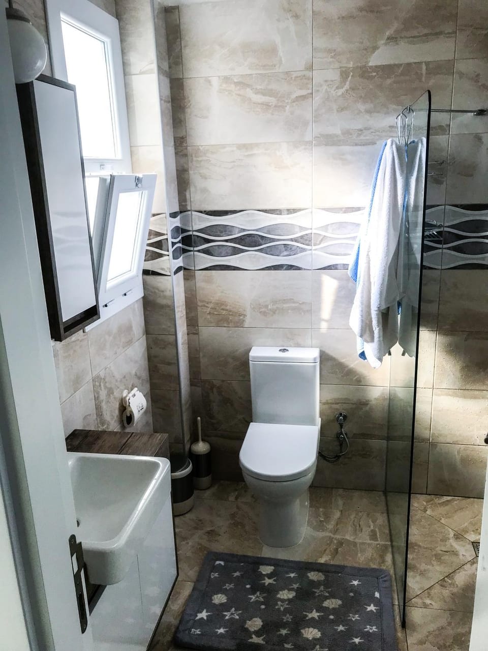 Shower, Toilet, Bathroom