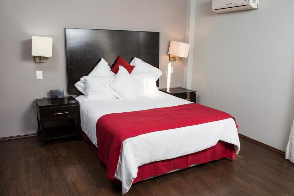 Bed, Photo of the whole room, Bedroom, air conditioner