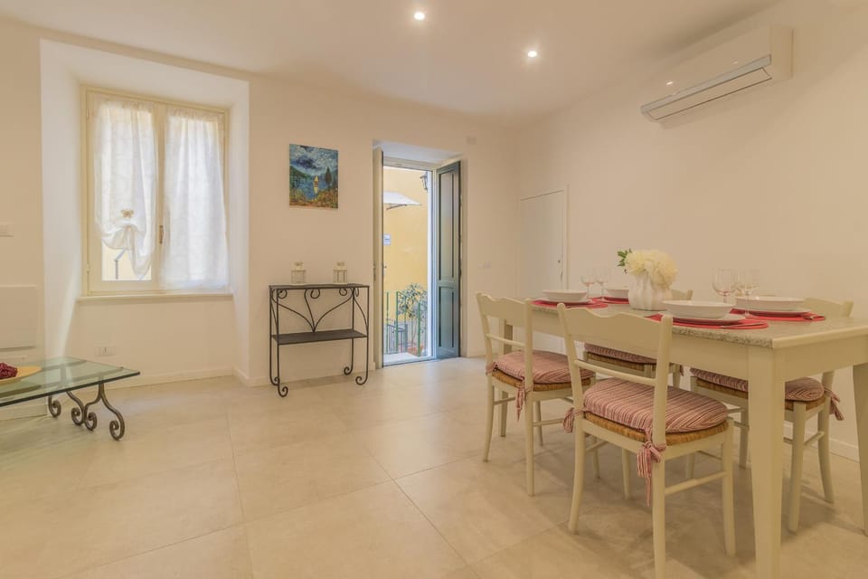 Balcony/Terrace, Dining area